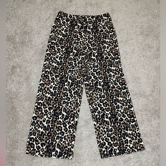 PrettyLittleThing Leopard Print Gauchos - Picture 2 of 4